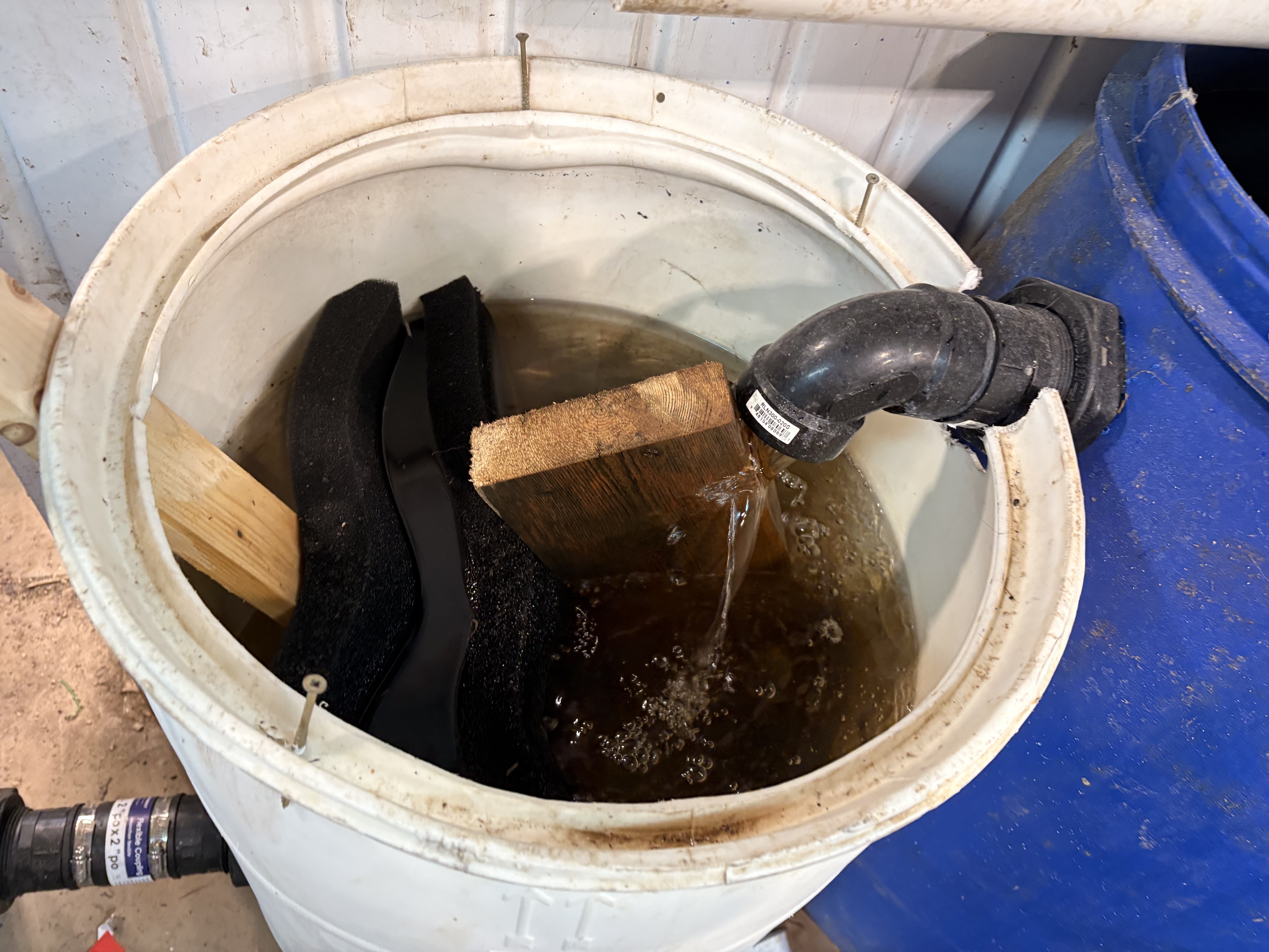 Mechanical filter, solids removal